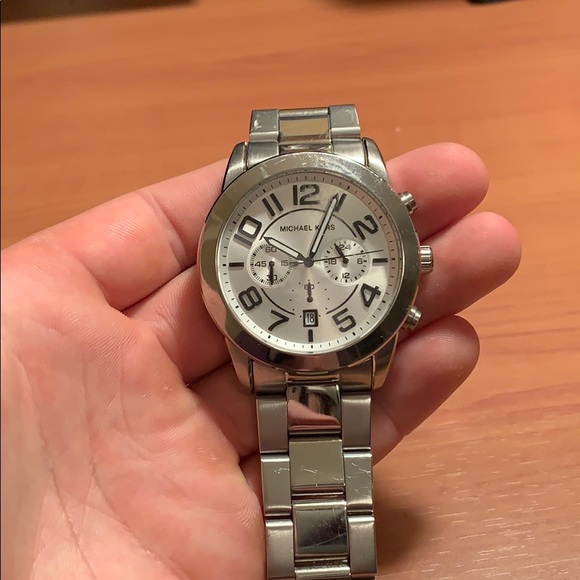 Michael Kors watch - Picture 1 of 2